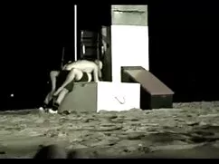 Una chica con gafas  ...