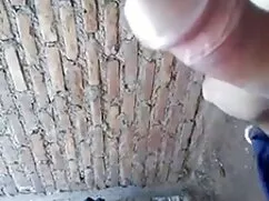 Lamiendo coño chica  ...