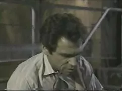 La jovencita se paje ...