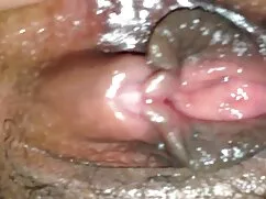 El tipo pone a la mu ...