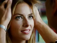 Hace una mamada a su ...