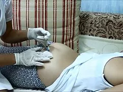 Una joven asiática s ...