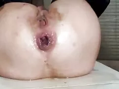 Ella folla con un ca ...