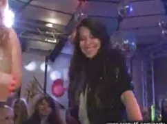 Cuatro tíos se folla ...