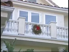 Una jovencita se paj ...